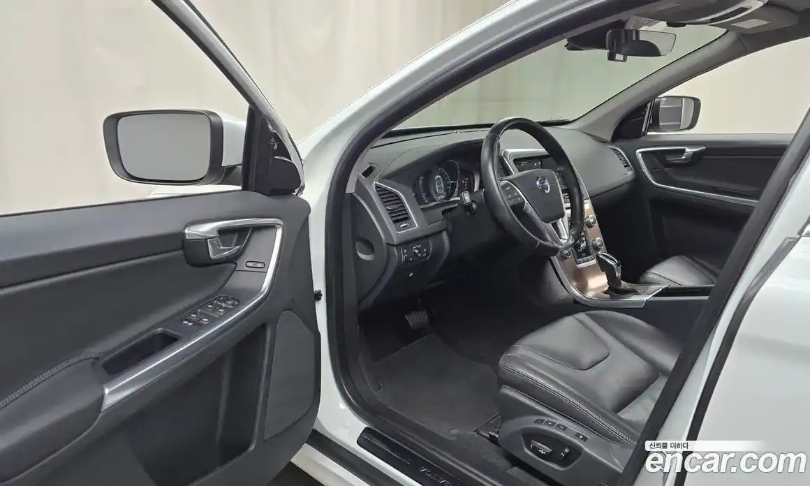 Volvo XC60 2016 2.0 Автомат в Москве № 230594, фото 7