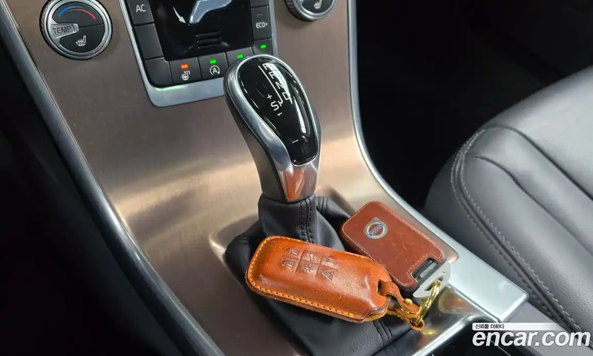 Volvo XC60 2016 2.0 Автомат в Москве № 230594, фото 10