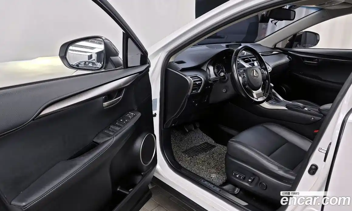 Lexus NX 2016 2.5 Автомат в Москве № 231989, фото 13