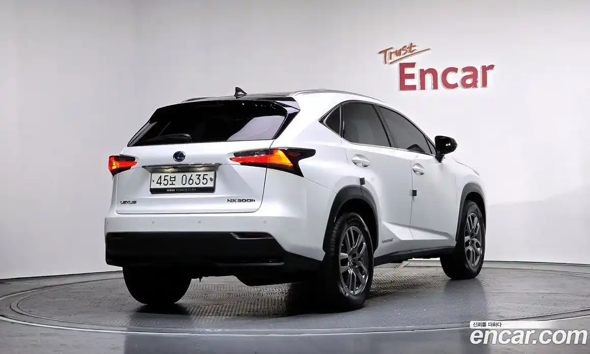 Lexus NX 2016 2.5 Автомат в Москве № 231989, фото 5