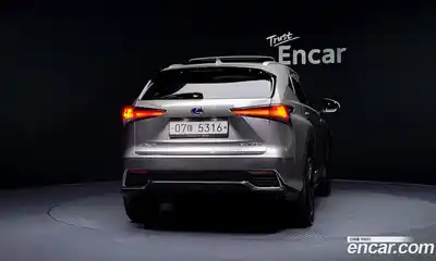 Lexus NX 2018 2.5 Автомат в Москве № 232009, миниатюра 3