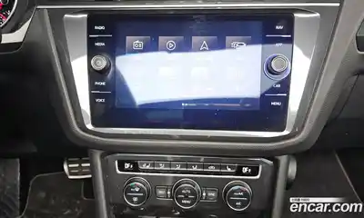 Volkswagen Tiguan 2020 2.0 Автомат в Москве № 232215, миниатюра 11