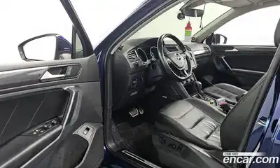 Volkswagen Tiguan 2020 2.0 Автомат в Москве № 232215, миниатюра 7