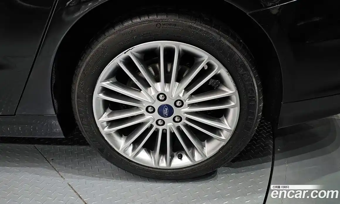 Ford Fusion 2013 2.0 Автомат в Москве № 246859, фото 16