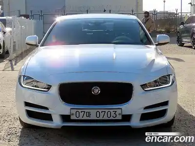Jaguar XE, 2016
