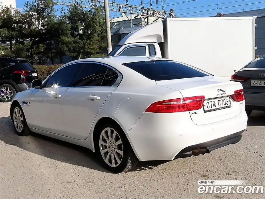 Jaguar XE 2016 2.0 Автомат в Москве № 248305, фото 3
