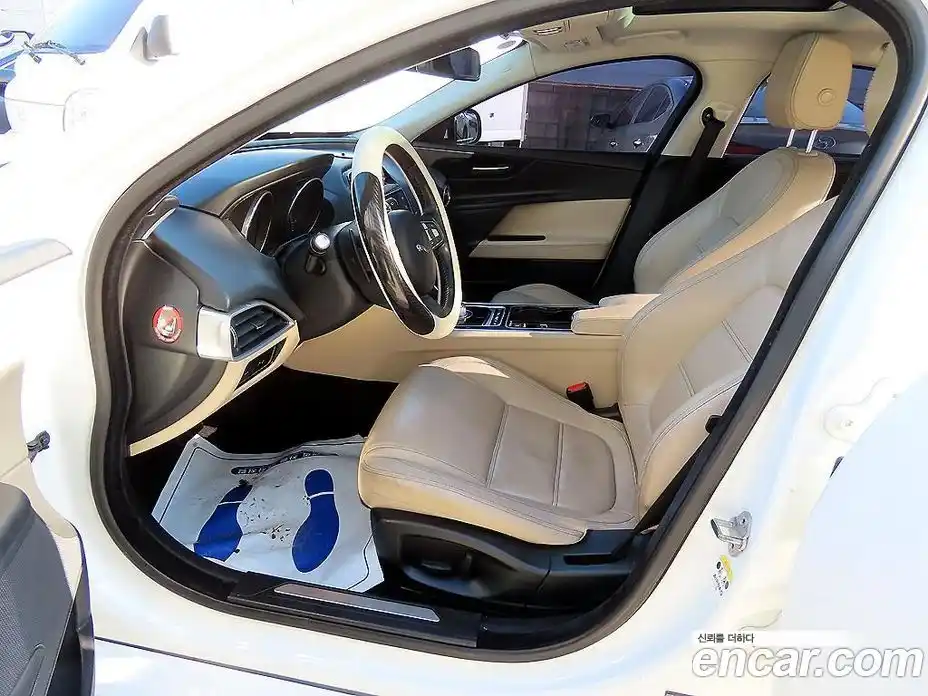 Jaguar XE 2016 2.0 Автомат в Москве № 248305, фото 5