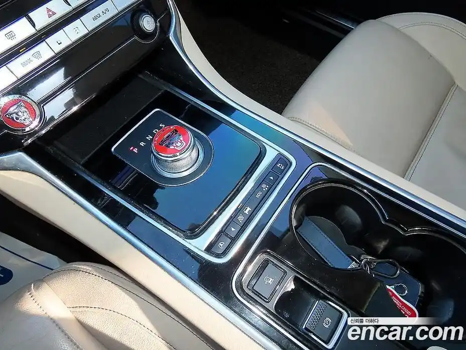 Jaguar XE 2016 2.0 Автомат в Москве № 248305, фото 10