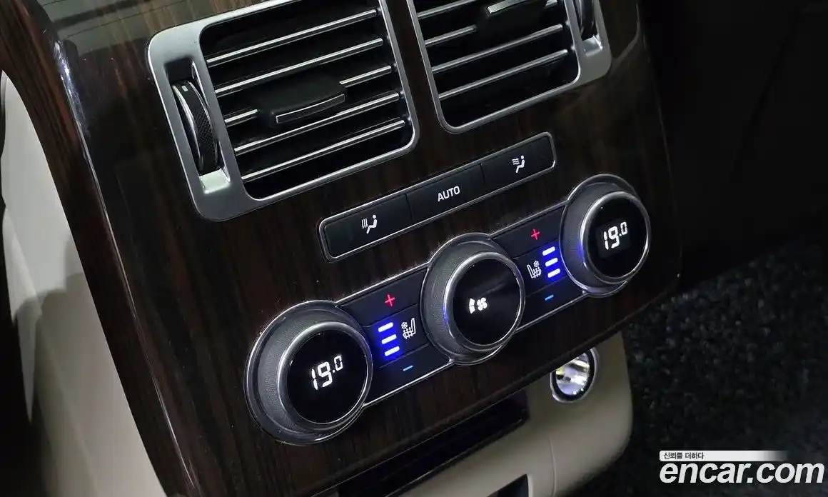 Land Rover Range-Rover 2016 4.4 Автомат в Москве № 271546, фото 18