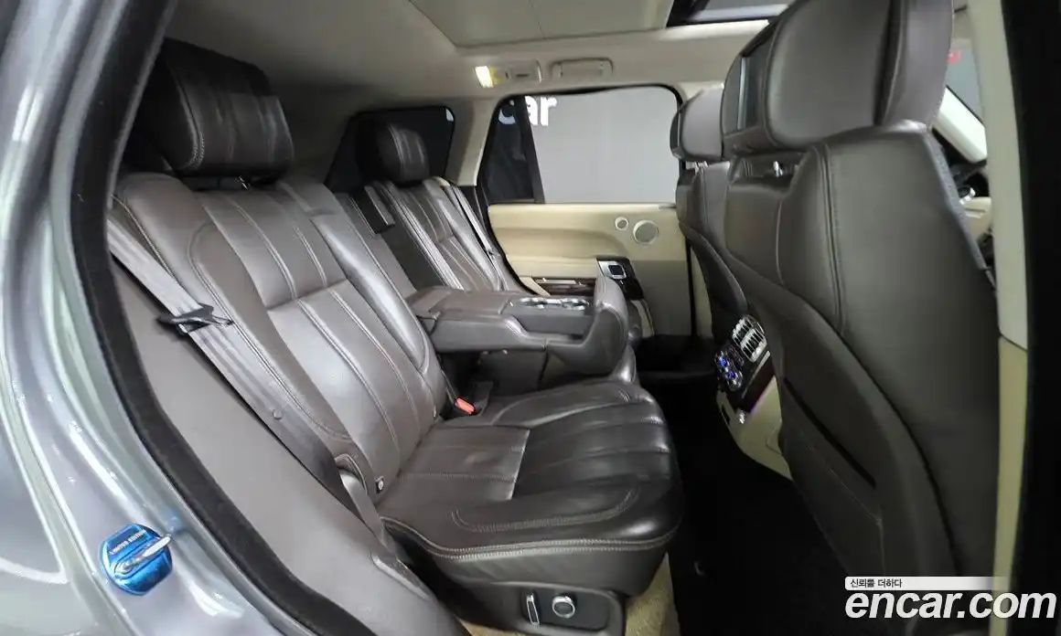 Land Rover Range-Rover 2016 4.4 Автомат в Москве № 271546, фото 19