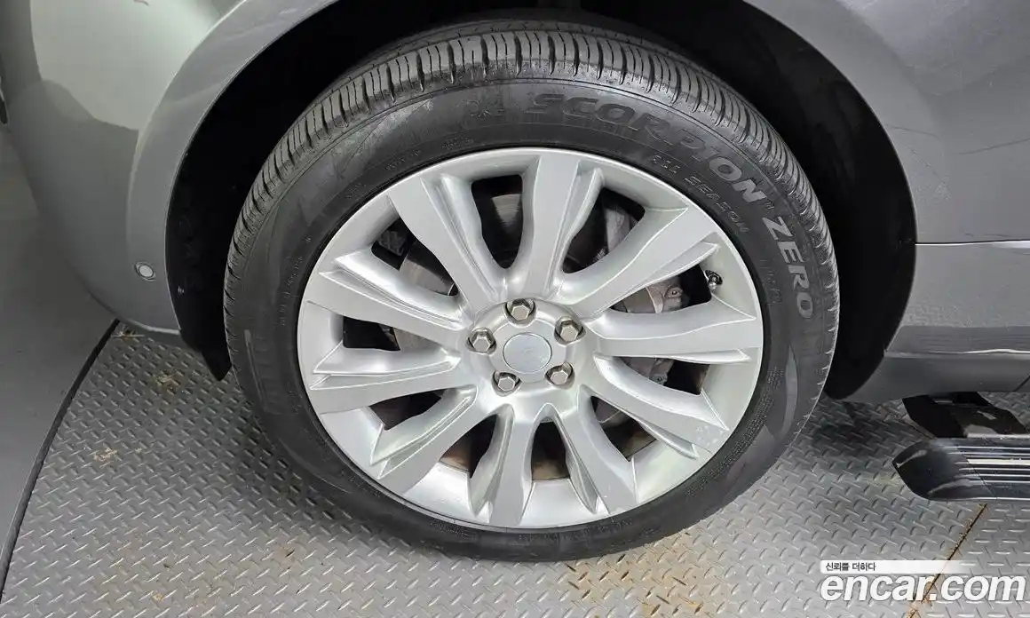 Land Rover Range-Rover 2016 4.4 Автомат в Москве № 271546, фото 5