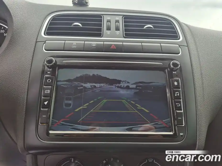 Volkswagen Polo 2014 1.6 Автомат в Москве № 277519, фото 8