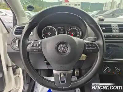 Volkswagen Polo 2014 1.6 Автомат в Москве № 277519, миниатюра 9