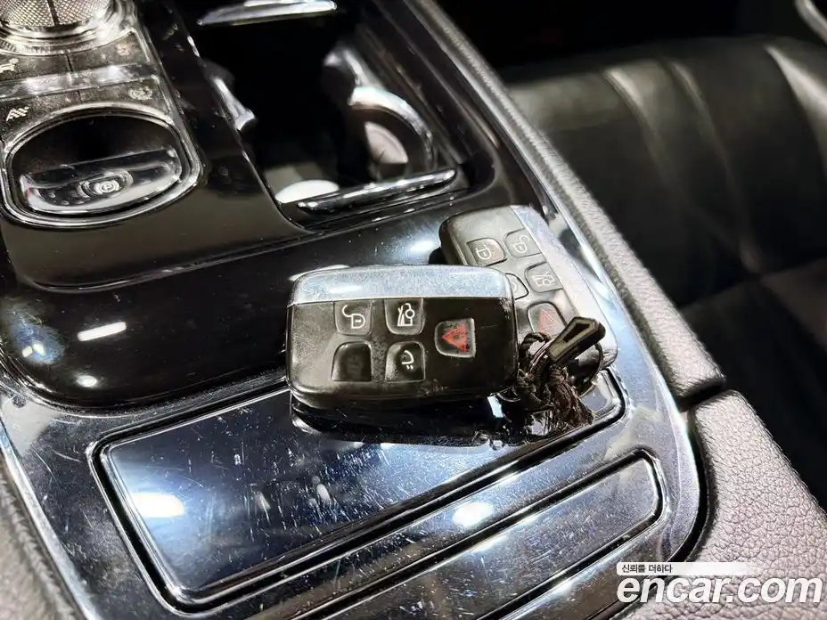 Jaguar XJ 2013 2.0 Автомат в Москве № 283953, фото 13