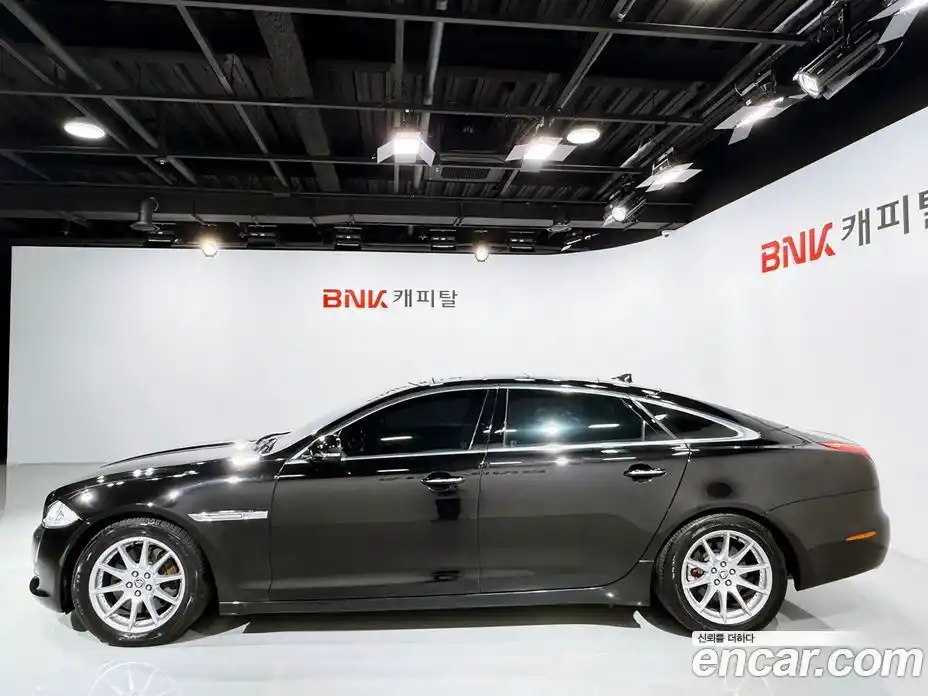 Jaguar XJ 2013 2.0 Автомат в Москве № 283953, фото 3
