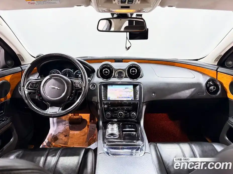 Jaguar XJ 2013 2.0 Автомат в Москве № 283953, фото 4