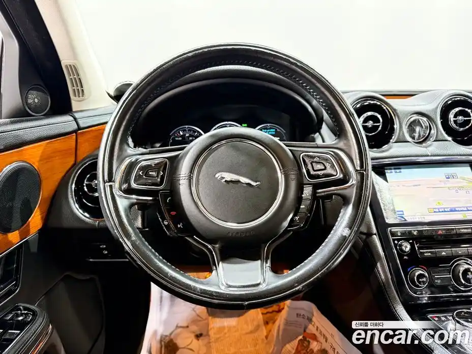 Jaguar XJ 2013 2.0 Автомат в Москве № 283953, фото 6