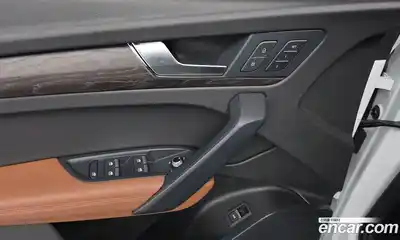 Audi Q5 2023 2.0 Автомат в Москве № 325314, миниатюра 4