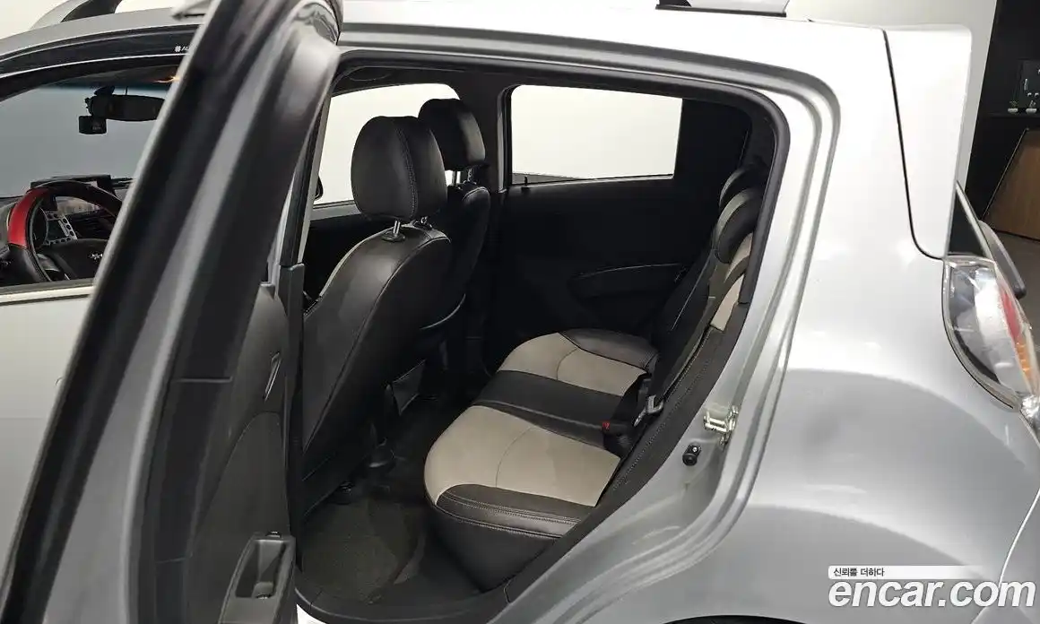 Chevrolet Spark 2012 1.0 Автомат в Москве № 327322, фото 19