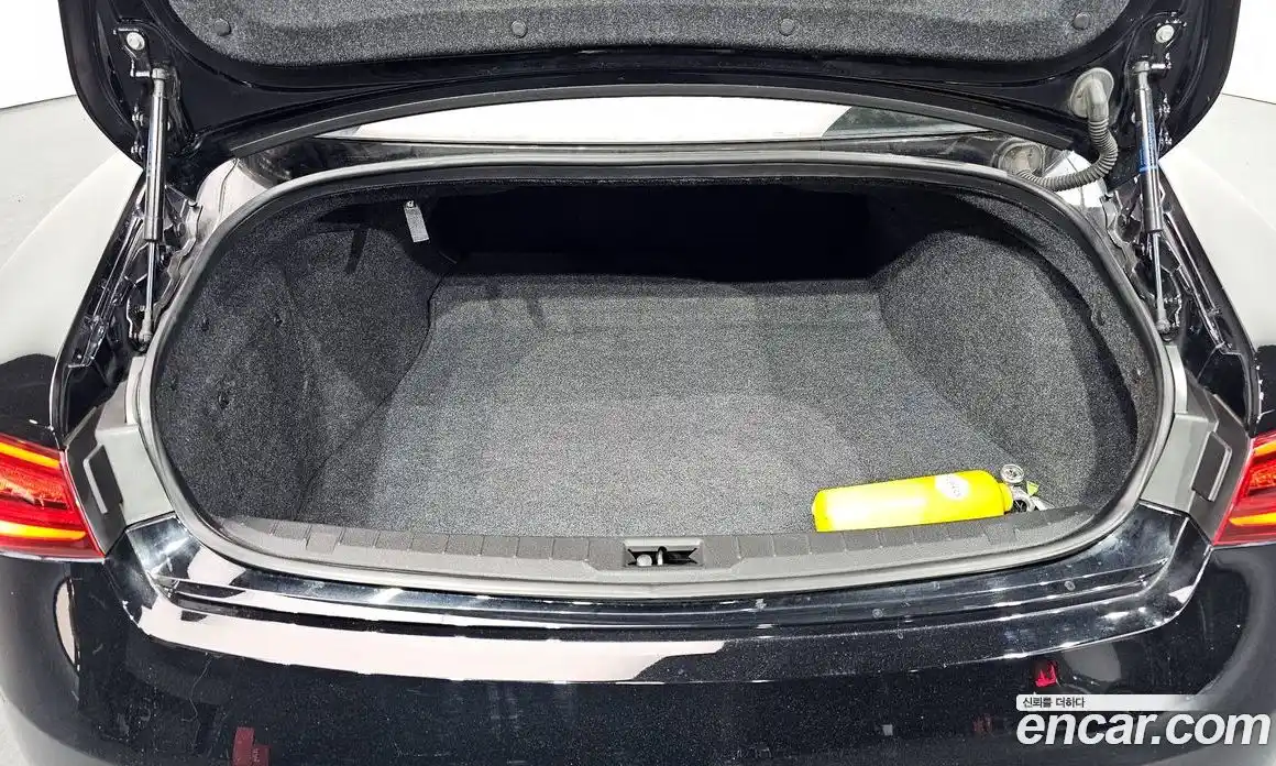 Infiniti Q60 2018 3.0 Автомат в Москве № 336117, фото 13