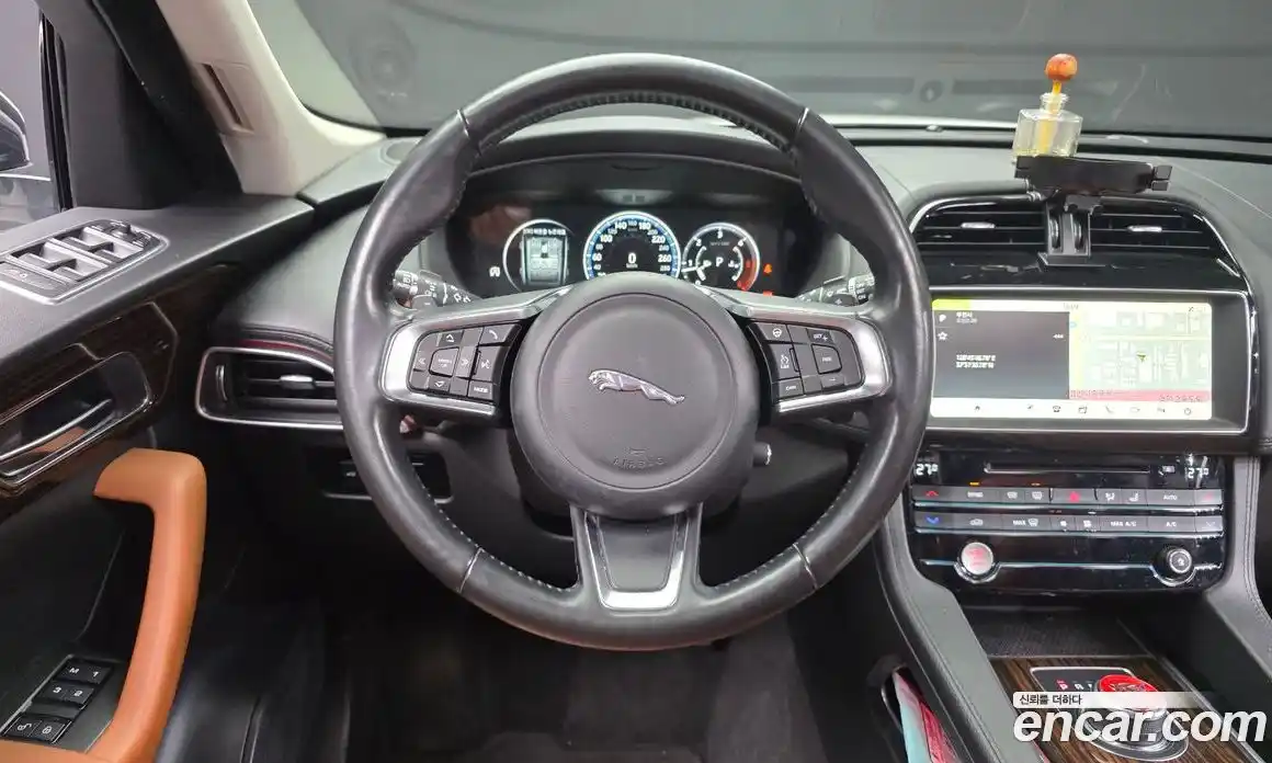 Jaguar F-Pace 2018 2.0 Автомат в Москве № 364466, фото 13