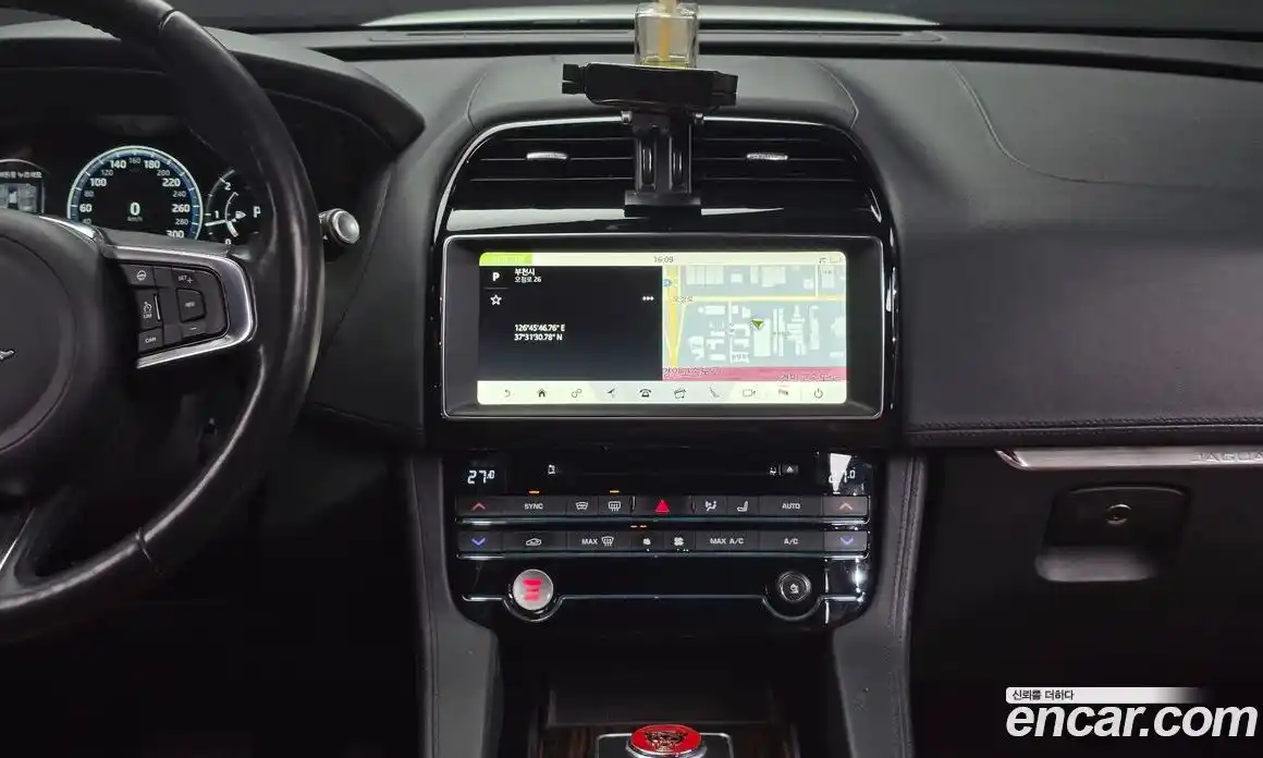 Jaguar F-Pace 2018 2.0 Автомат в Москве № 364466, фото 14