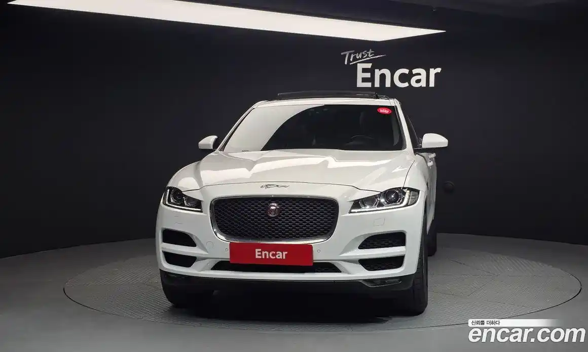 Jaguar F-Pace 2018 2.0 Автомат в Москве № 364466, фото 3