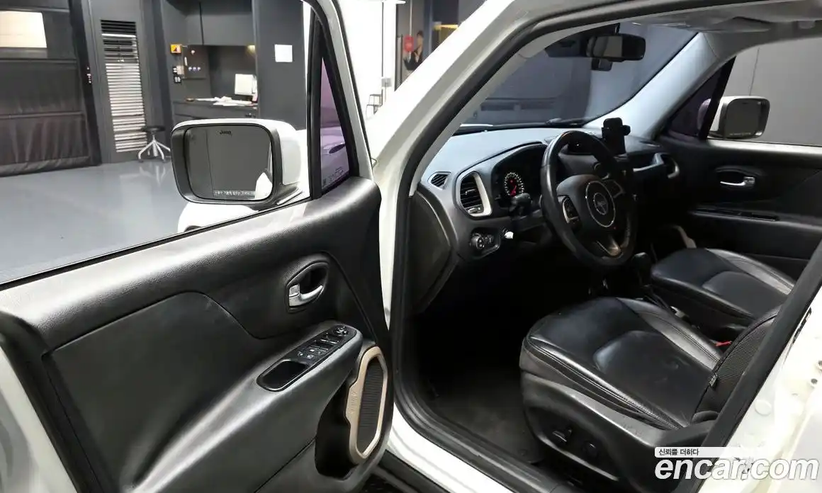 Jeep Renegade 2015 2.0 Автомат в Москве № 397079, фото 11