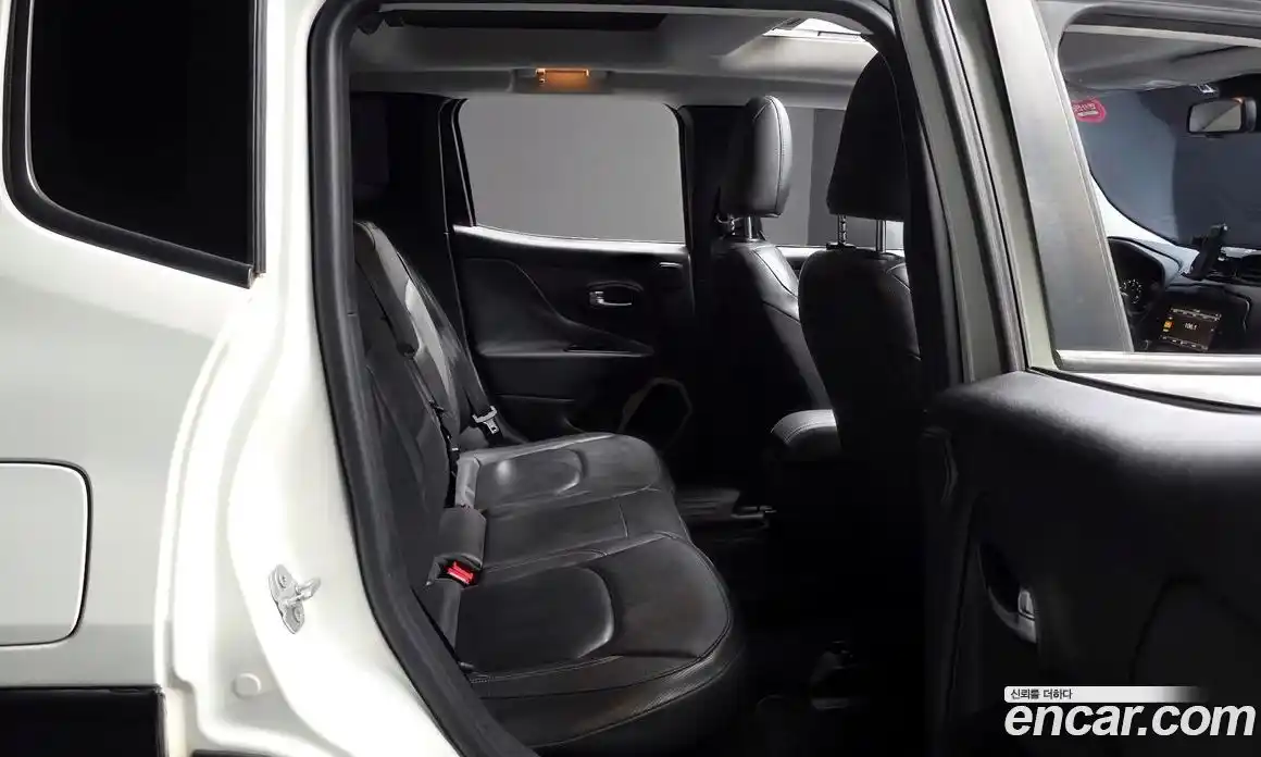 Jeep Renegade 2015 2.0 Автомат в Москве № 397079, фото 12