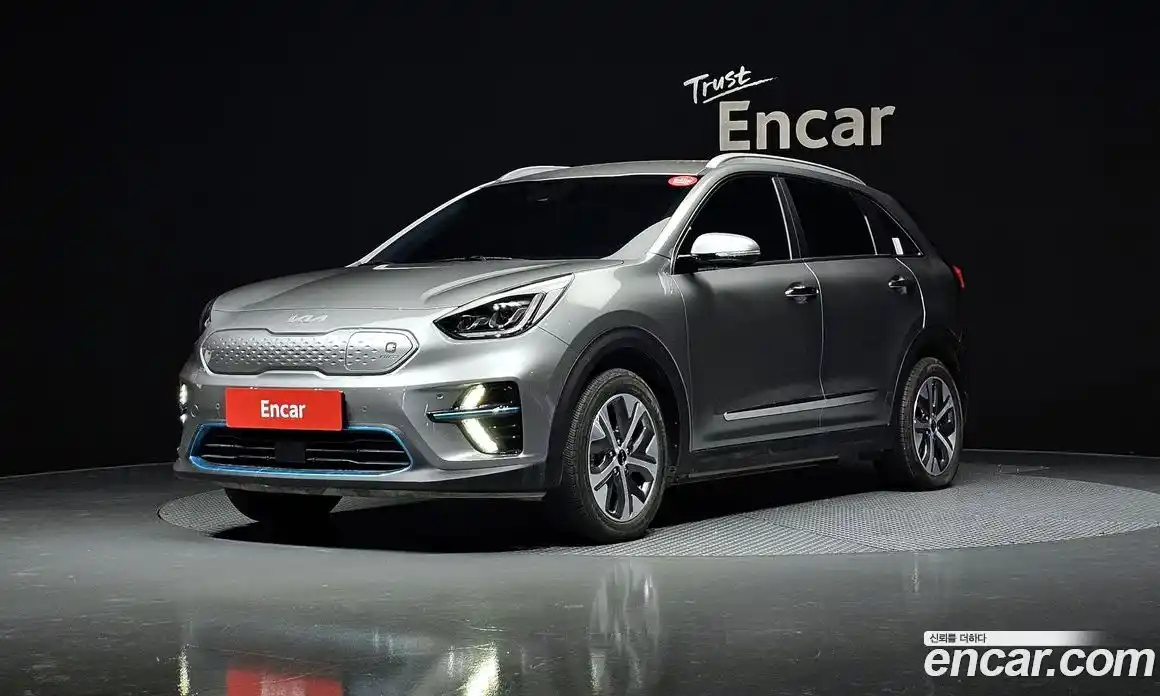 Kia Niro 2022 0.2 Автомат в Москве № 460760, фото 1