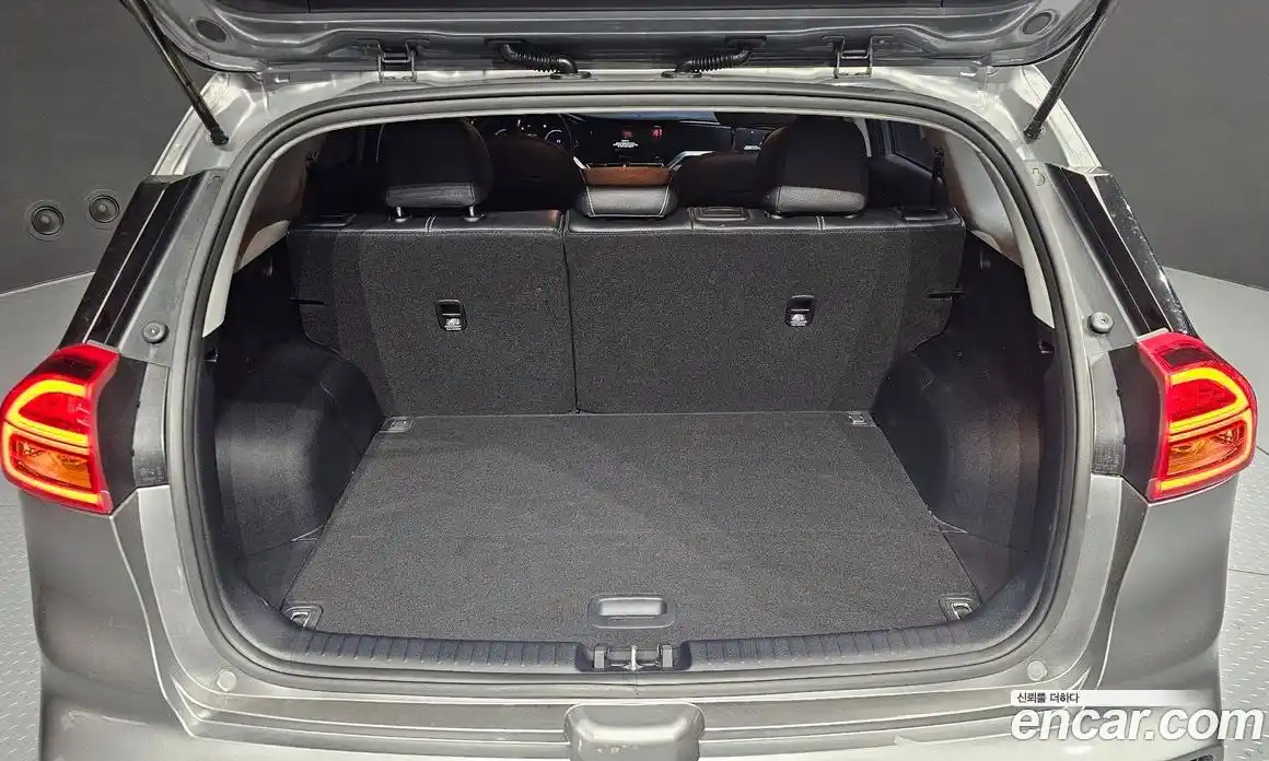 Kia Niro 2022 0.2 Автомат в Москве № 460760, фото 20