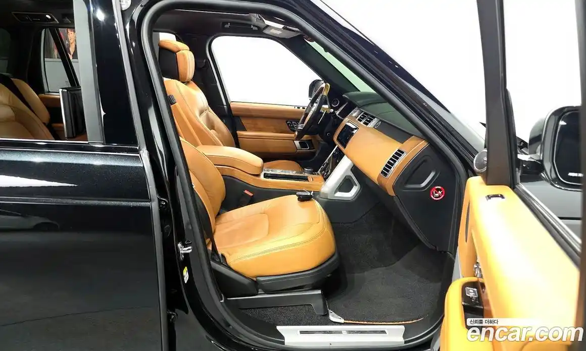 Land Rover Range-Rover 2020 4.4 Автомат в Москве № 471378, фото 11