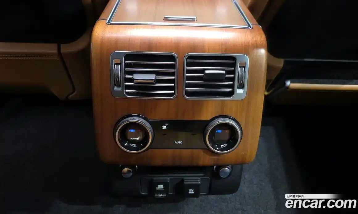 Land Rover Range-Rover 2020 4.4 Автомат в Москве № 471378, фото 18