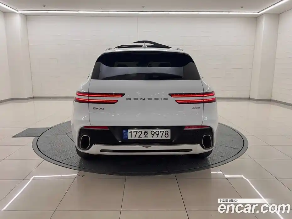 Genesis GV70 2023 2.5 Автомат в Москве № 83102, фото 3