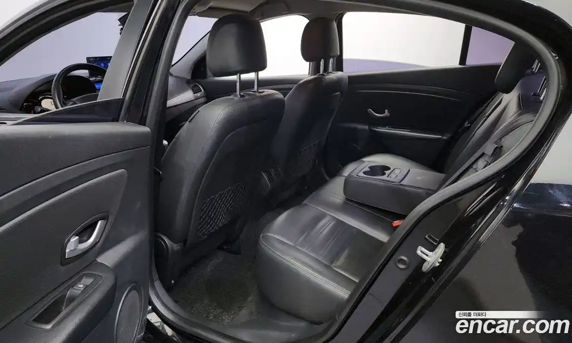 Renault SM3 2018 1.6 Автомат в Москве № 107192, фото 18