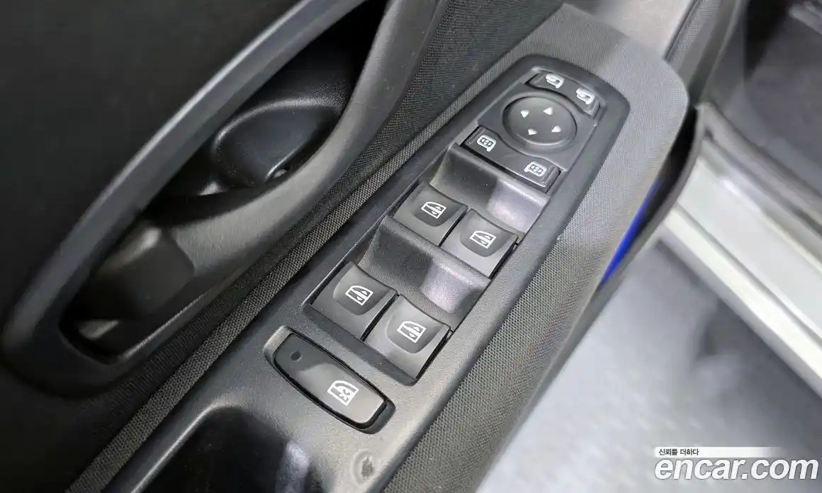 Renault SM3 2015 1.6 Автомат в Москве № 107487, фото 13