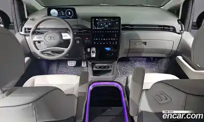 Hyundai Staria, 2023