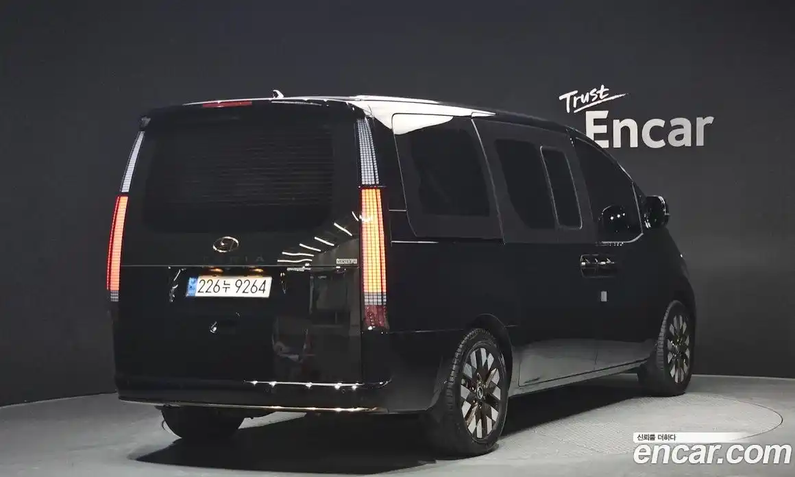 Hyundai Staria 2023 2.2 Автомат в Москве № 108926, фото 6