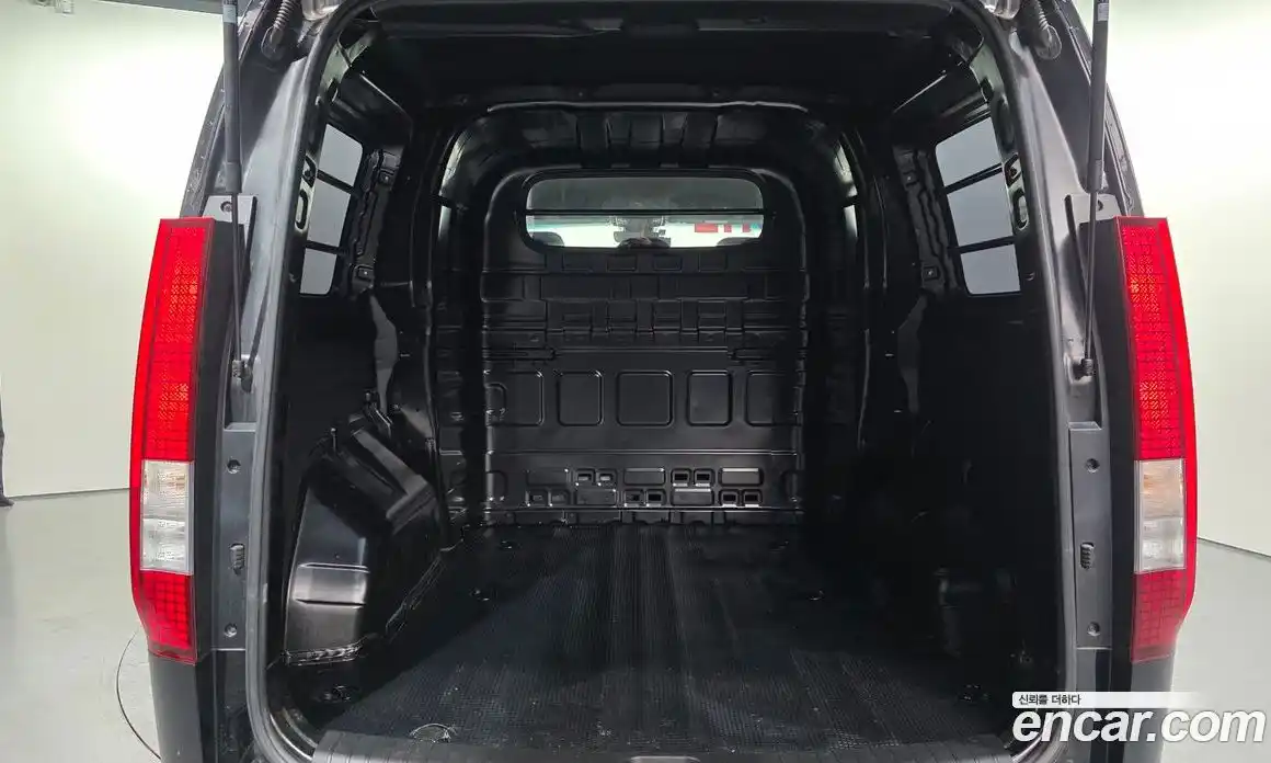 Hyundai Staria 2023 2.2 Автомат в Москве № 110510, фото 13