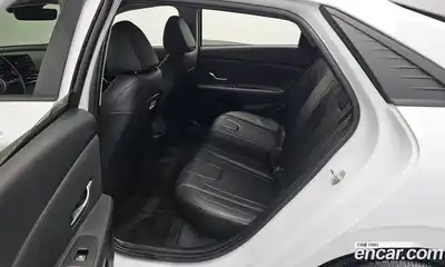 Hyundai Avante 2022 1.6 Автомат в Москве № 112536, миниатюра 11