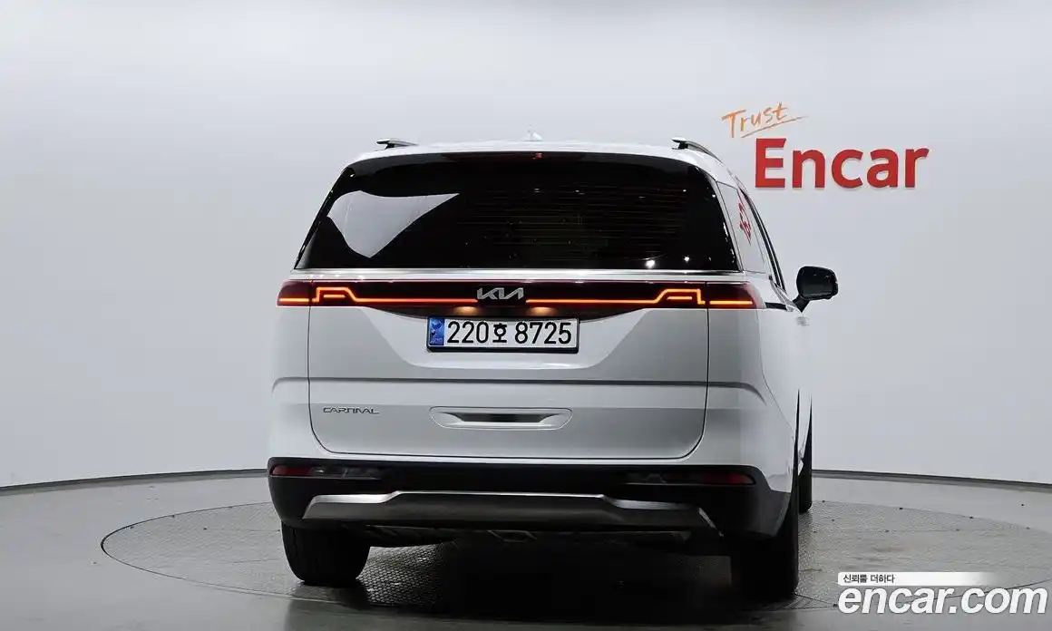 Kia Canival 2023 3.5 Автомат в Москве № 115575, фото 12