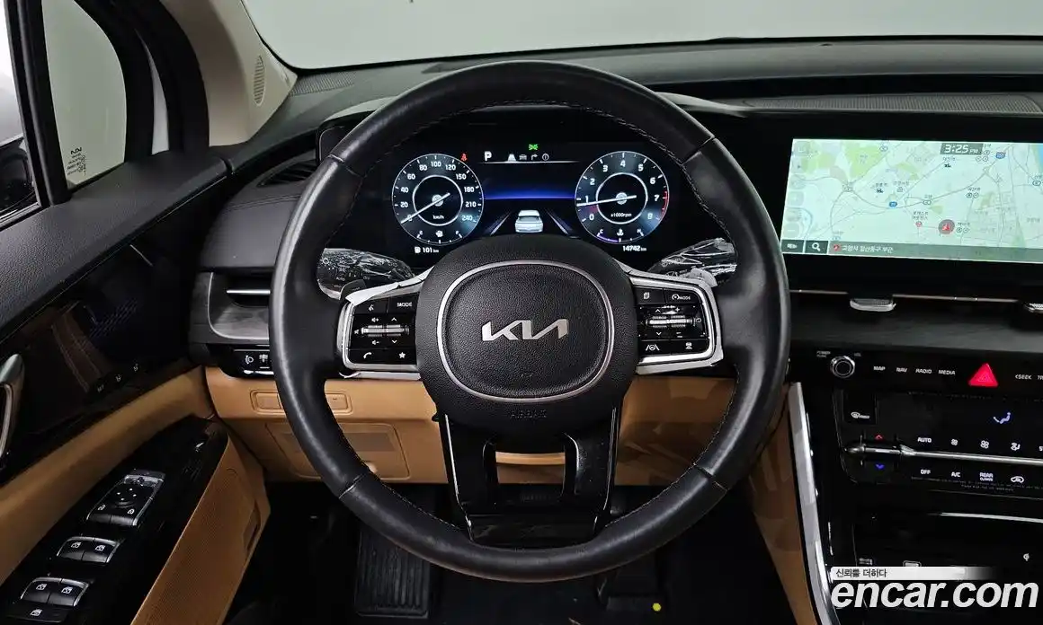 Kia Canival 2023 3.5 Автомат в Москве № 115575, фото 3