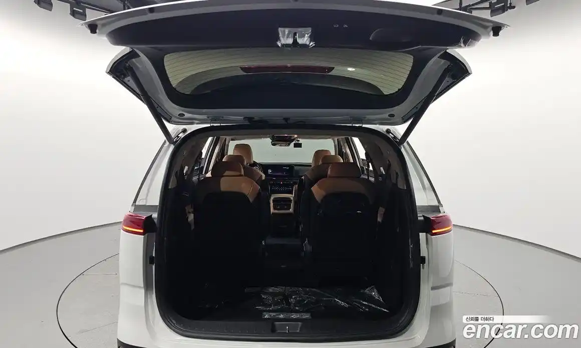 Kia Canival 2023 3.5 Автомат в Москве № 115575, фото 8