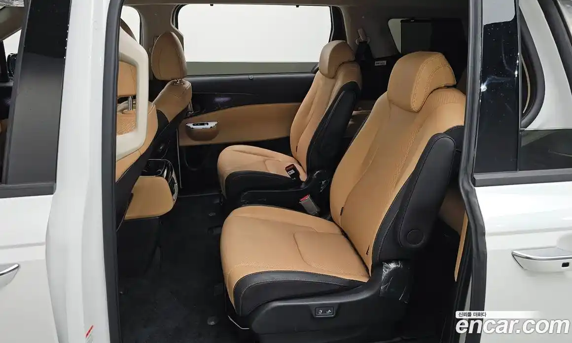 Kia Canival 2023 3.5 Автомат в Москве № 115575, фото 9