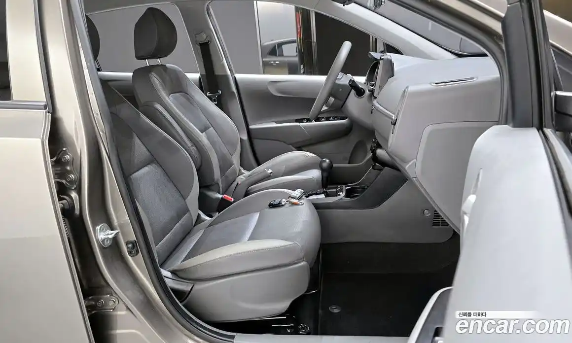 Kia Morning 2021 1.0 Автомат в Москве № 124367, фото 11