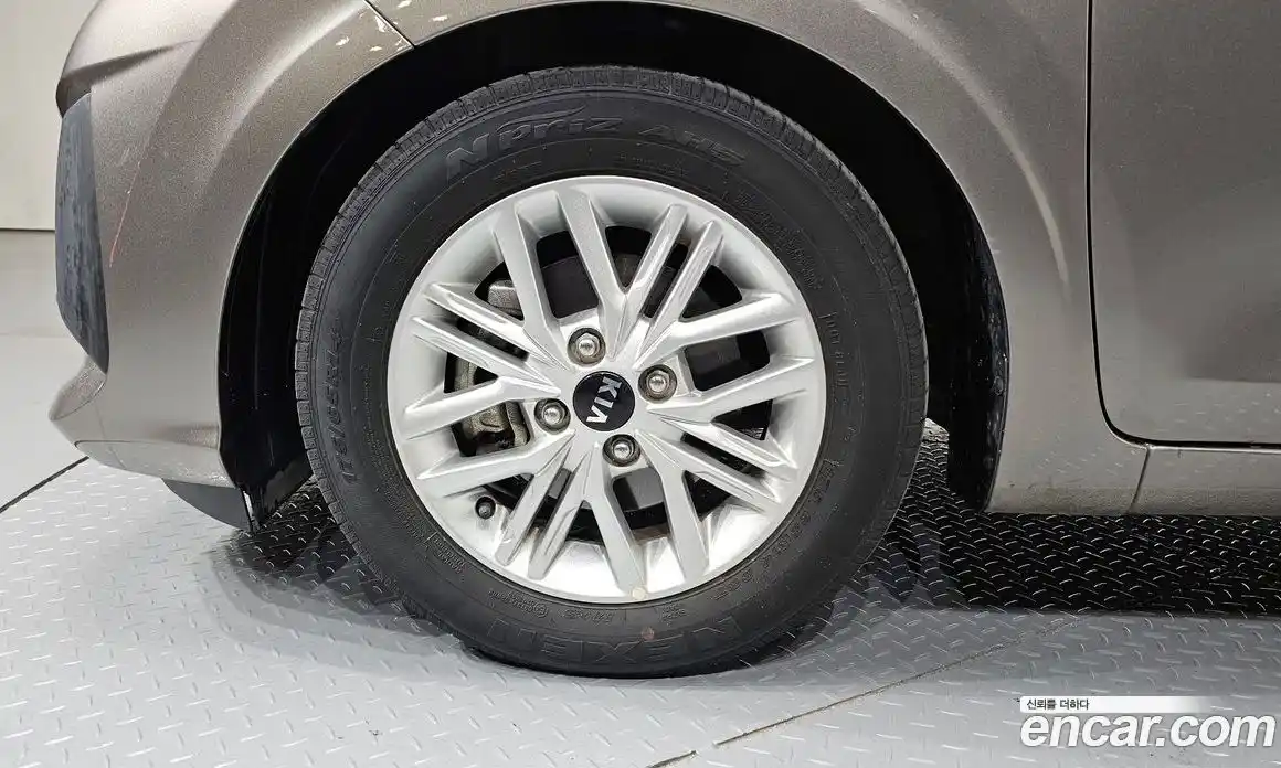 Kia Morning 2021 1.0 Автомат в Москве № 124367, фото 6