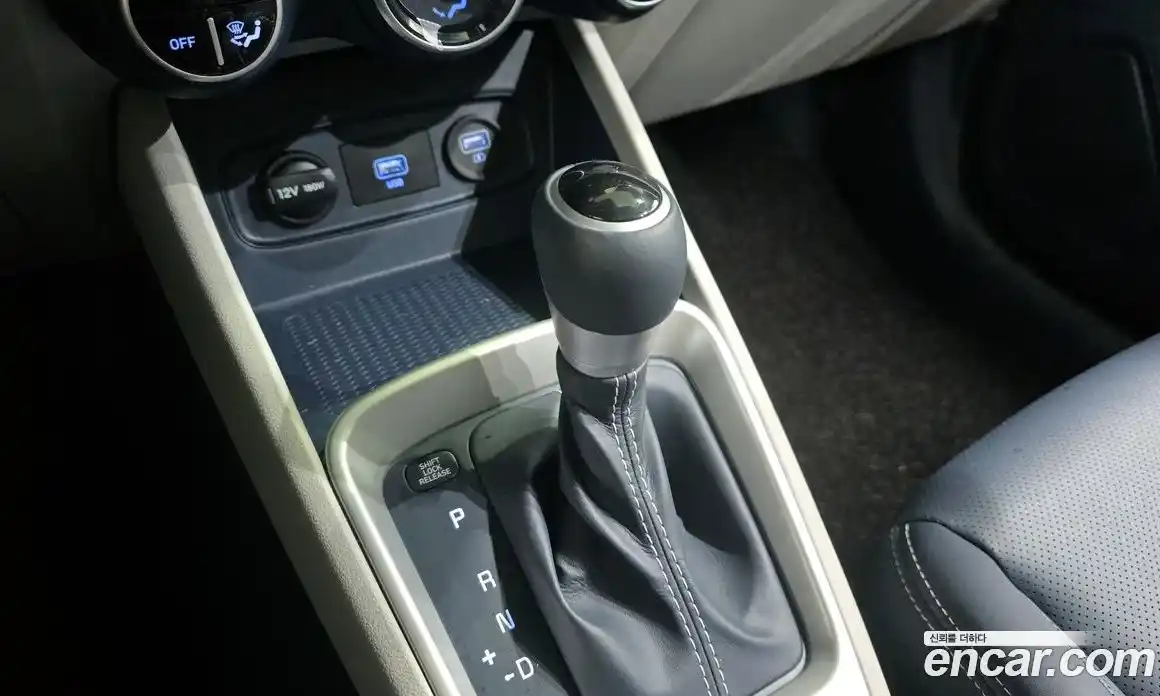 Hyundai Venue 2021 1.6 Автомат в Москве № 124500, фото 9