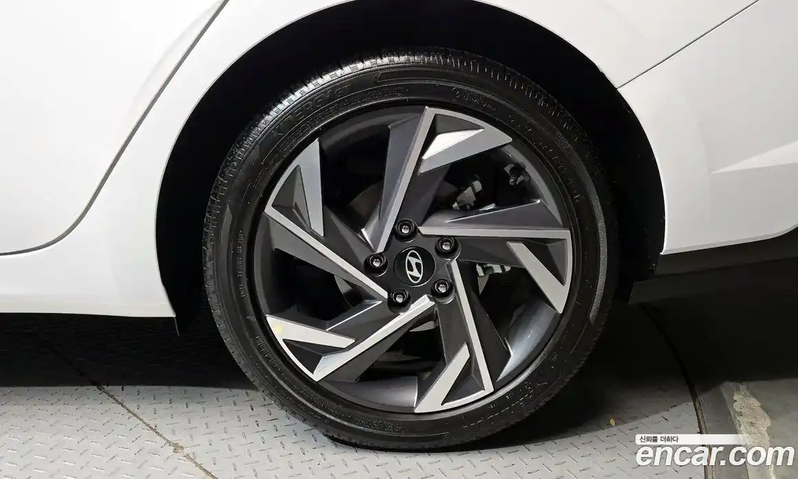 Hyundai Avante 2024 1.6 Автомат в Москве № 129722, фото 15