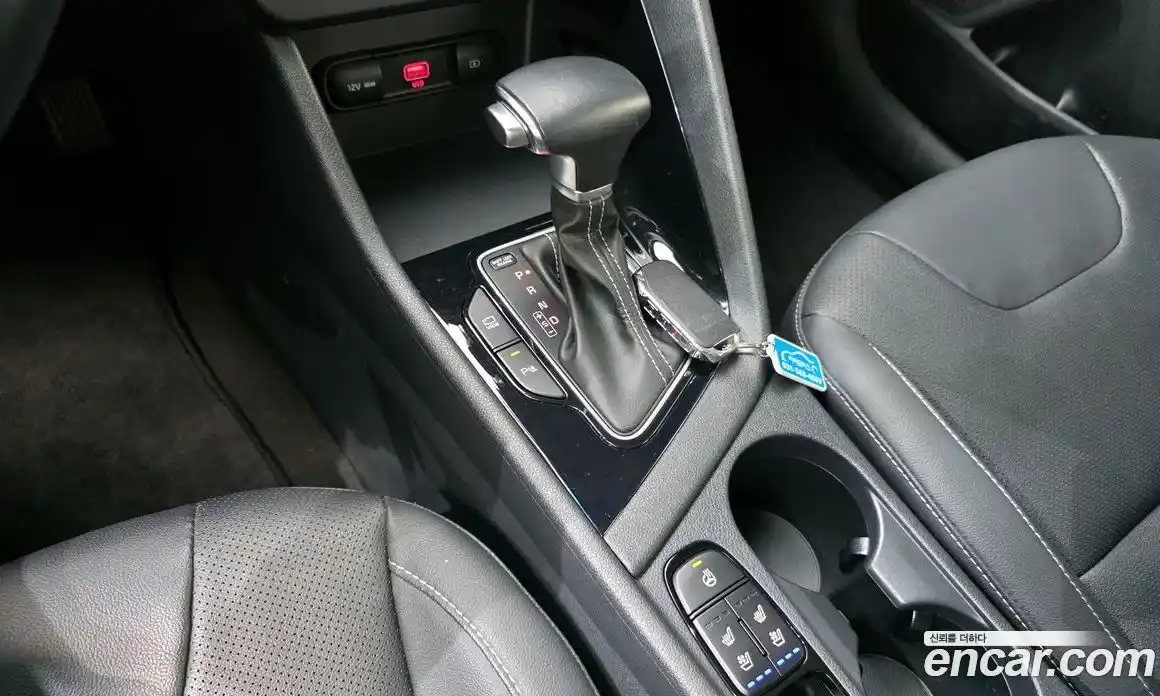 Kia Niro 2022 1.6 Автомат в Москве № 132612, фото 10