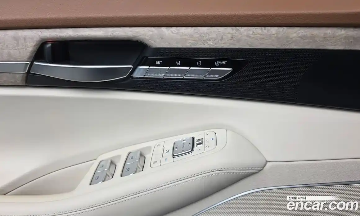 Genesis G90 2019 3.8 Автомат в Москве № 134591, фото 9